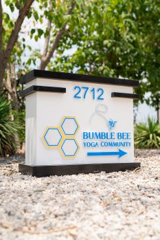 Bumble Bee Yoga CYTTS 01797 websize