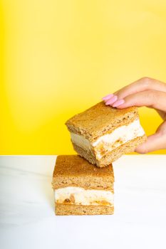 Caramel Apple Cheesecake Sammie